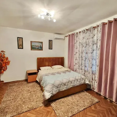 مزرعة للإقامة Cosy House