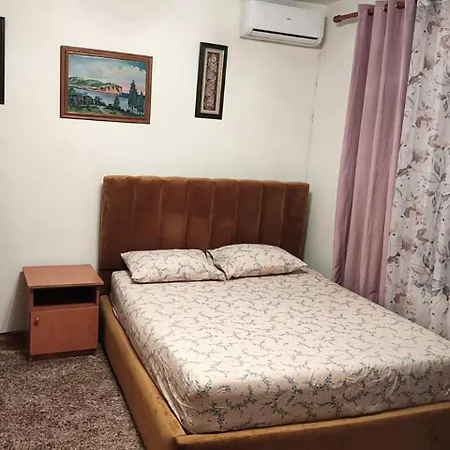 팜스테이 Cosy House 티라나