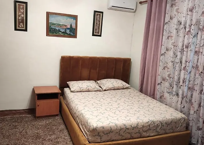 Vakantieboerderij Cosy House Tirana